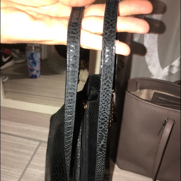 Michael Kors tote - Picture 6 of 8